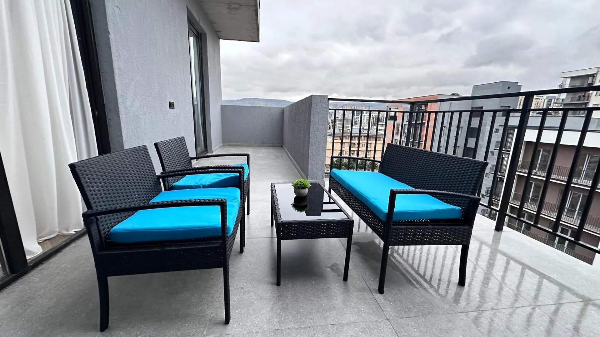 Apartment With Terrace Tbilisi